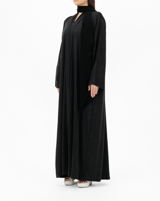 Model wears Bamboo | Black