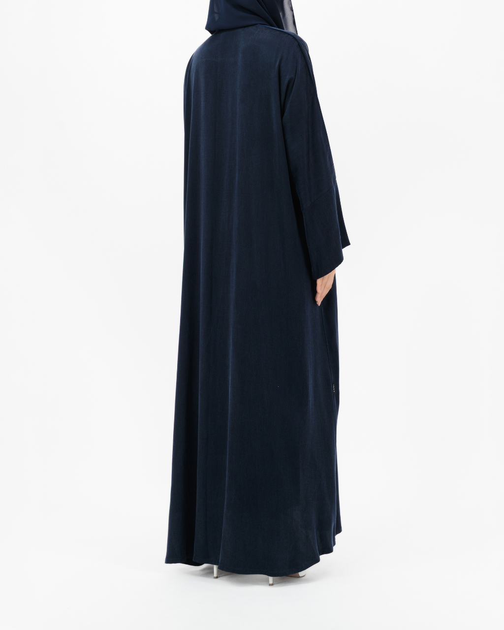 Model wears Bamboo | Navy Blue