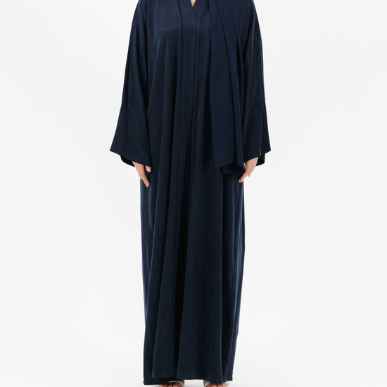 Model wears Bamboo | Navy Blue