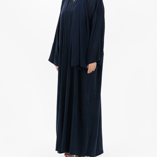 Model wears Bamboo | Navy Blue