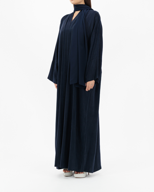 Model wears Bamboo | Navy Blue
