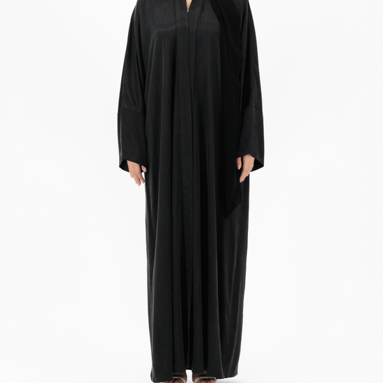 Model wears Bamboo | Black