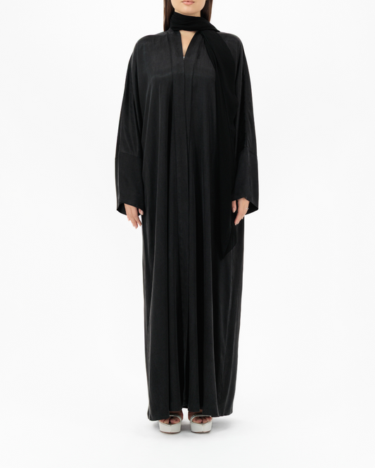 Model wears Bamboo | Black