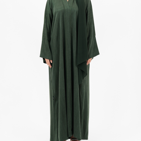 Model wears Bamboo | Green