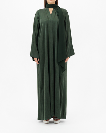 Model wears Bamboo | Green