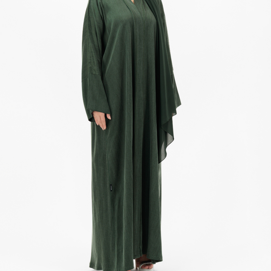 Model wears Bamboo | Green