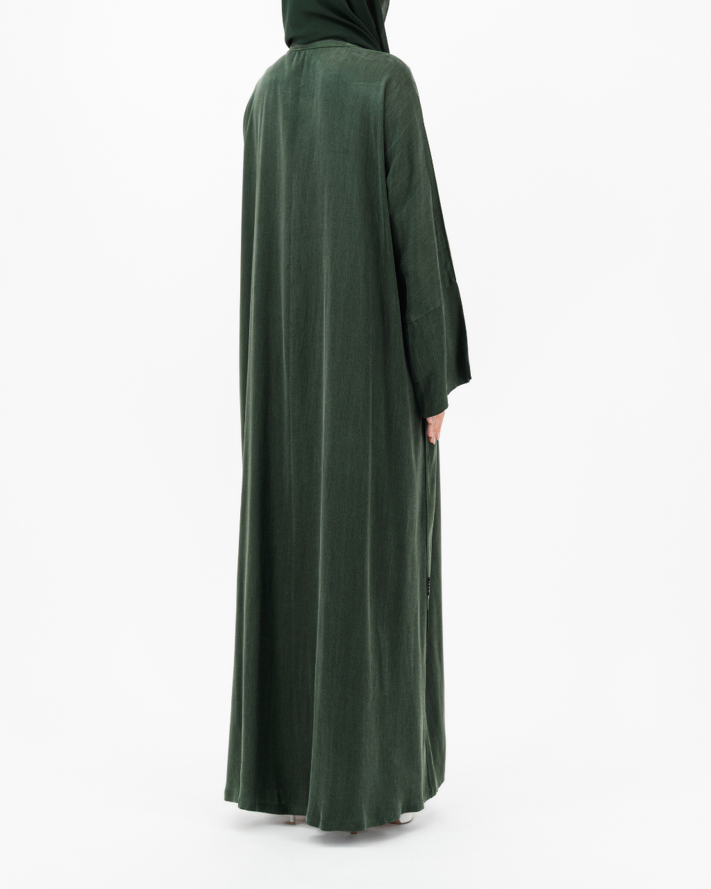 Model wears Bamboo | Green