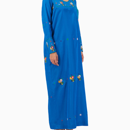 Model wears Blue Mkhawar