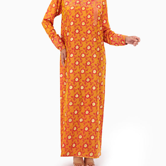 Model wears Orange Mkhawar