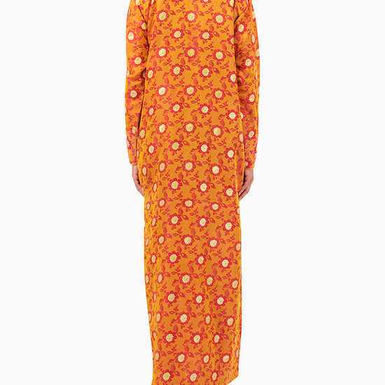 Model wears Orange Mkhawar