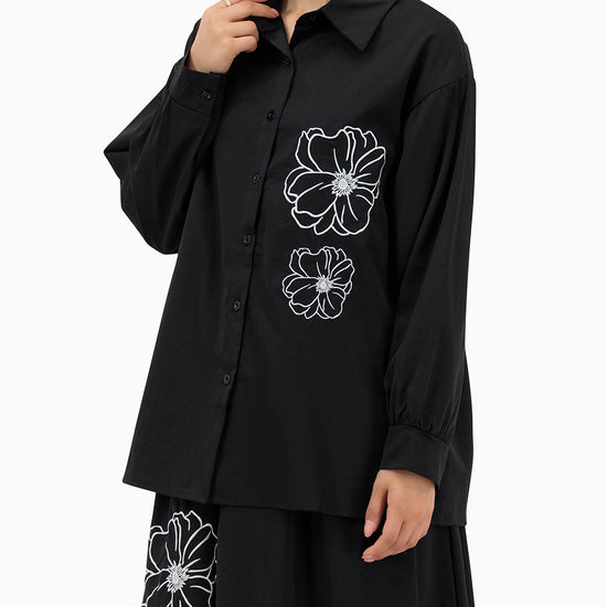 Model wears Black Flower Set