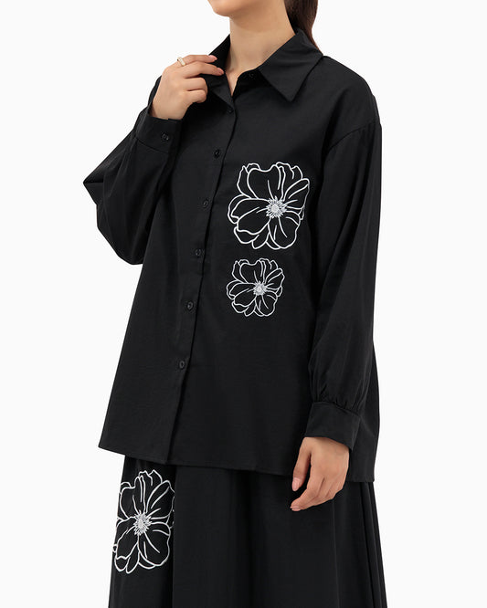 Model wears Black Flower Set