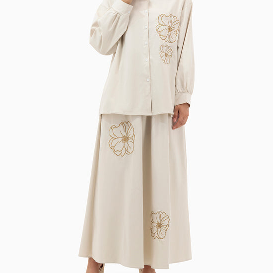 Model wears Beige Flower Set