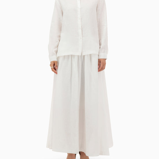 Model wears White Set