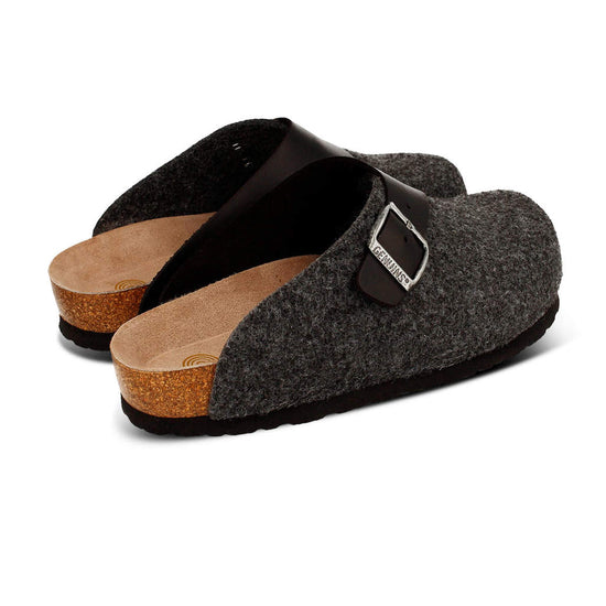 Model wears Branco Anthracite Clogs