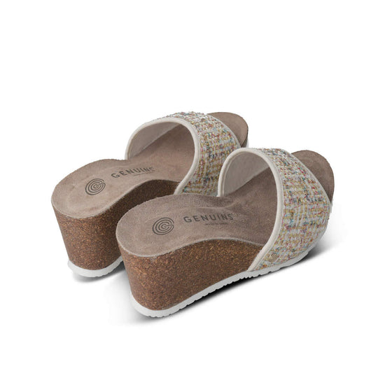 Model wears Daylis White Sandal