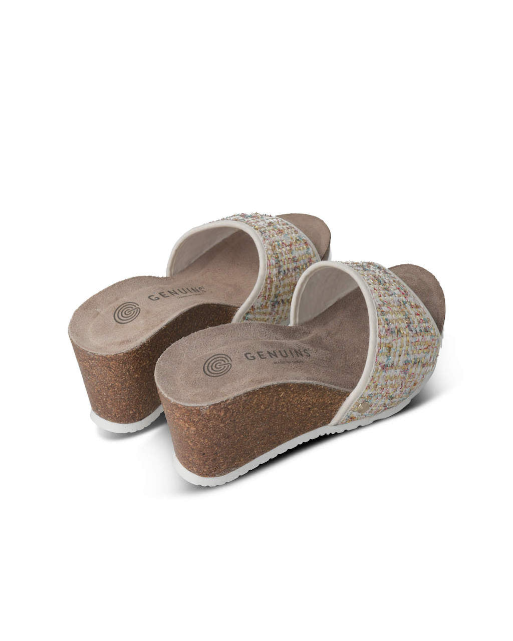 Model wears Daylis White Sandal