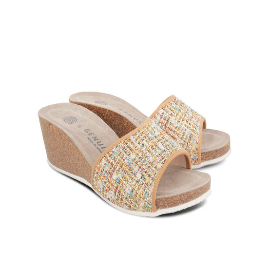 Model wears Daylis Caramel Sandal