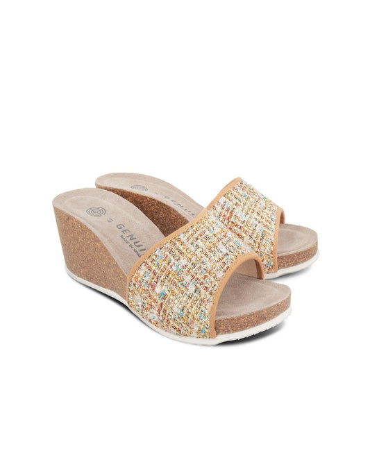 Model wears Daylis Caramel Sandal