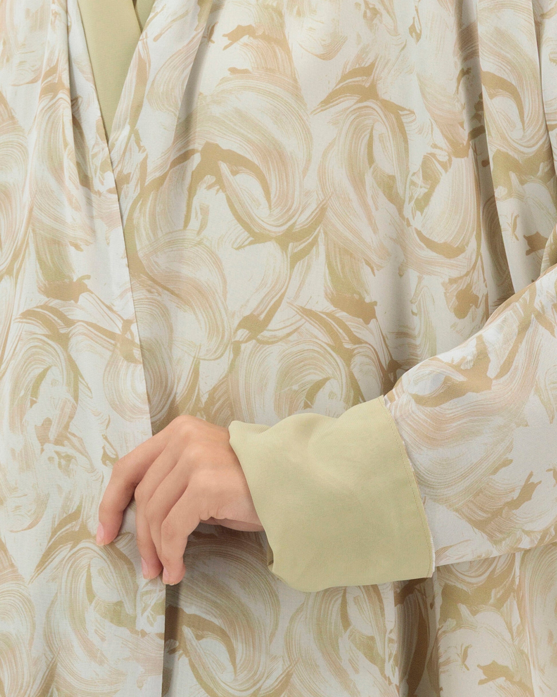 Model wears Abaya | Beige