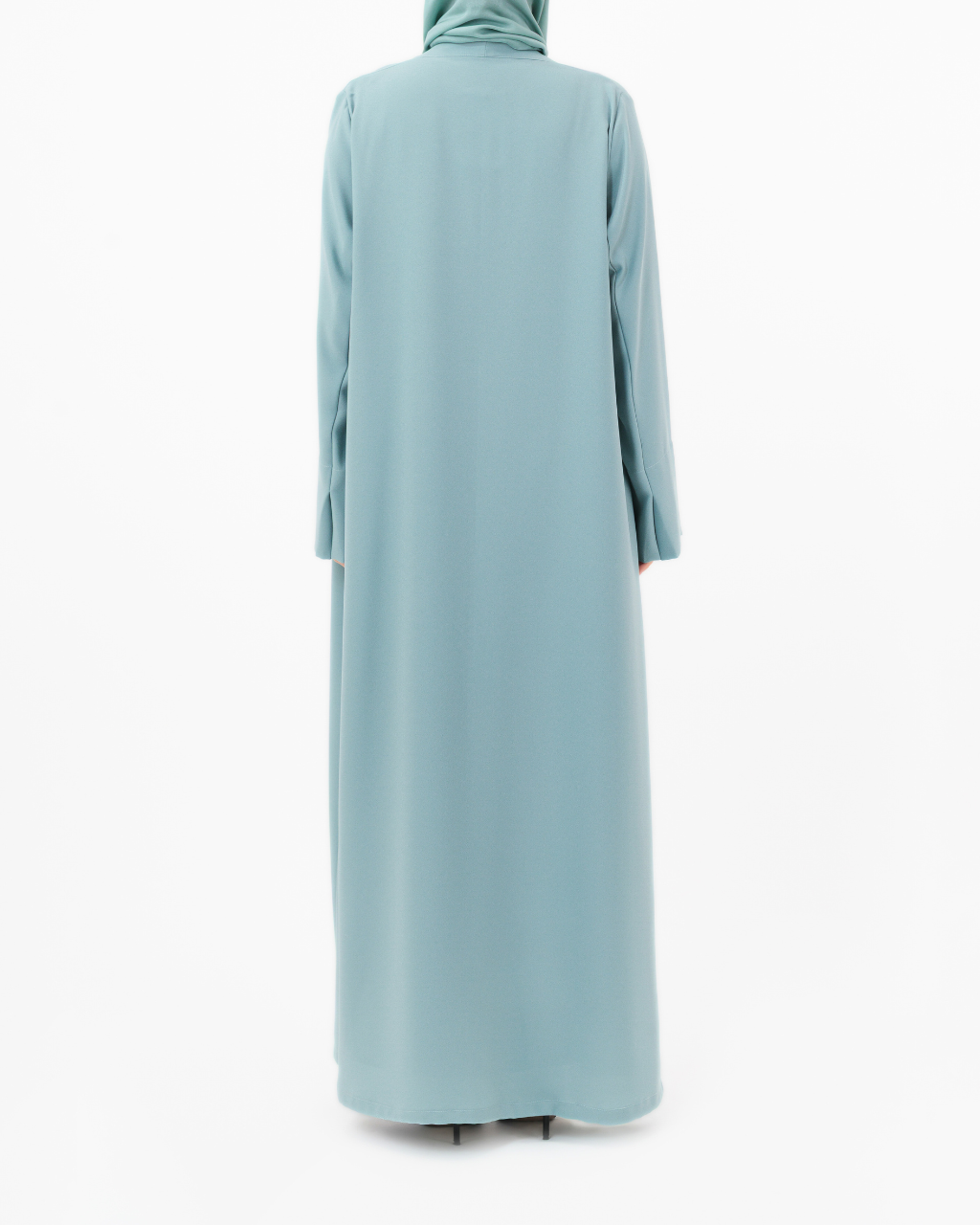 Model wears Essential Matte | Cloud