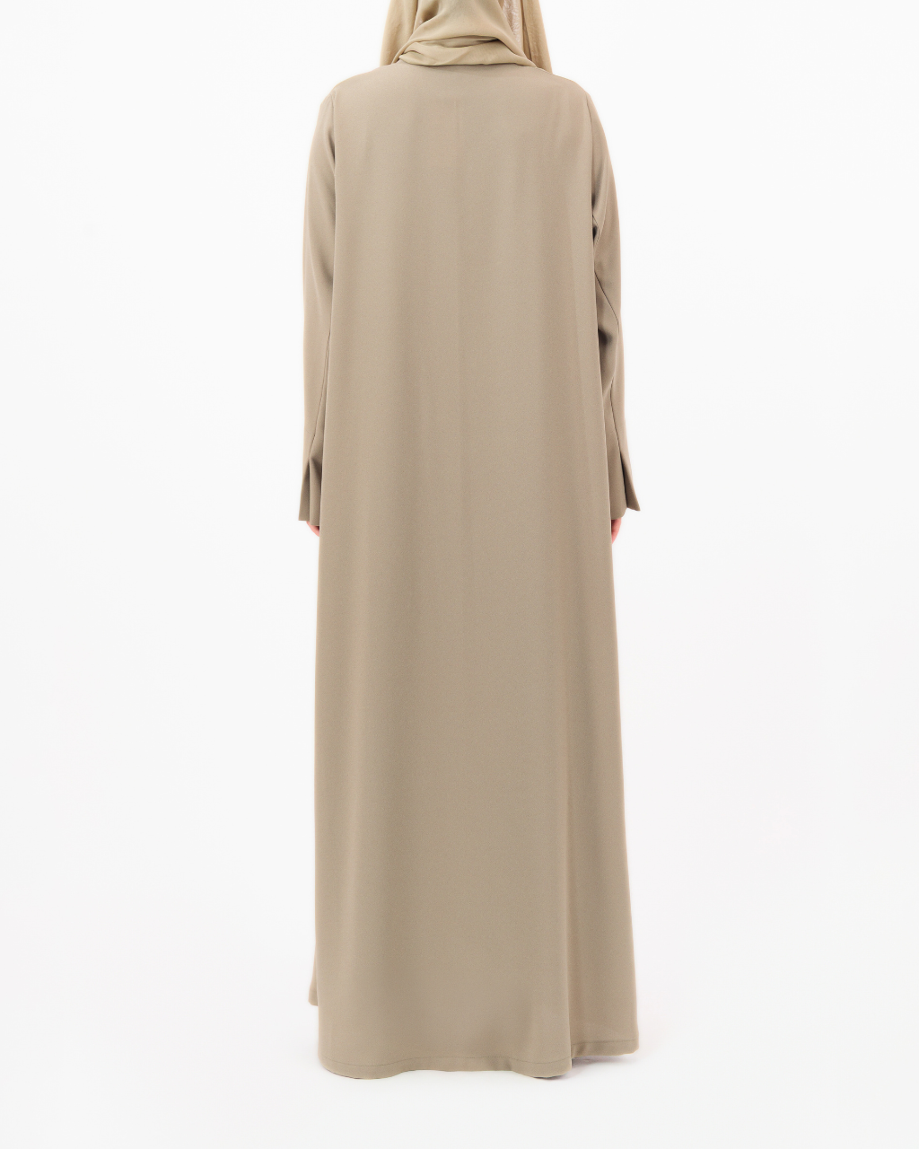 Model wears Essential Matte | Gold