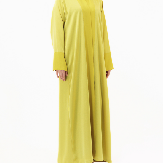 Model wears Essential Shiny | Yellow