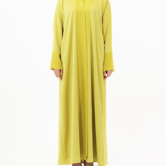 Model wears Essential Shiny | Yellow