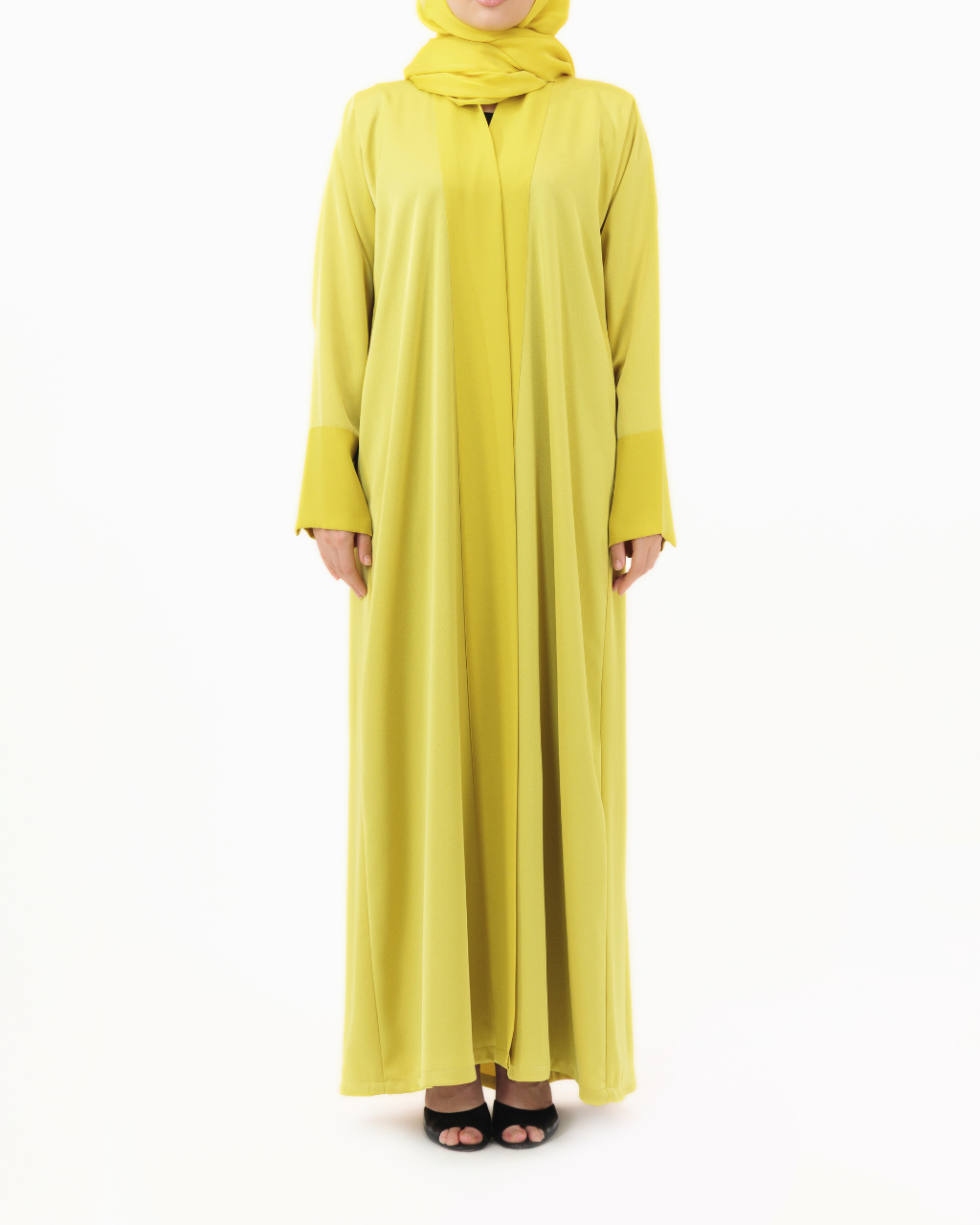 Model wears Essential Shiny | Yellow