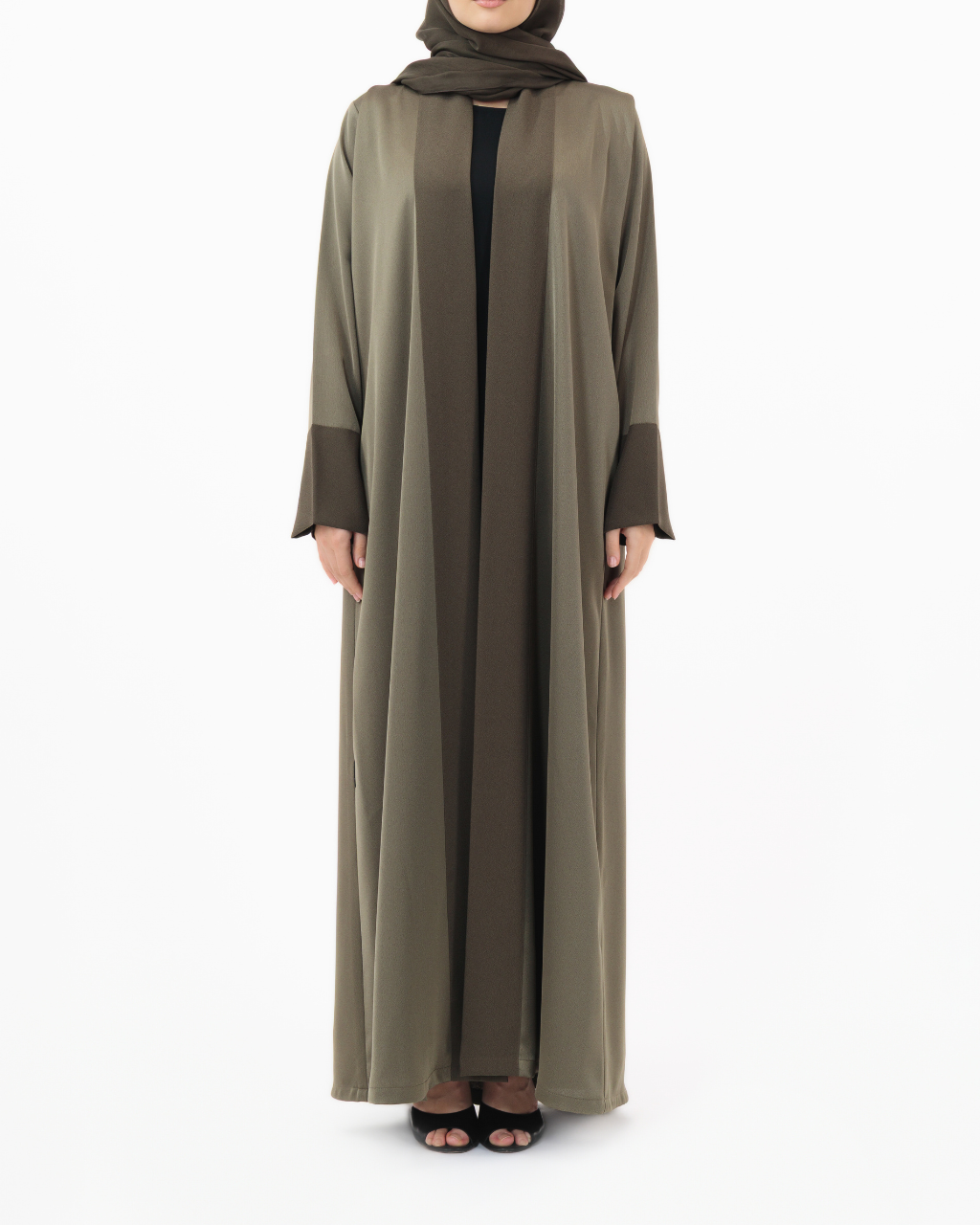 Model wears Essential Shiny | Khaki