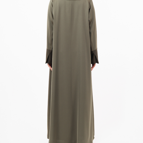 Model wears Essential Shiny | Khaki