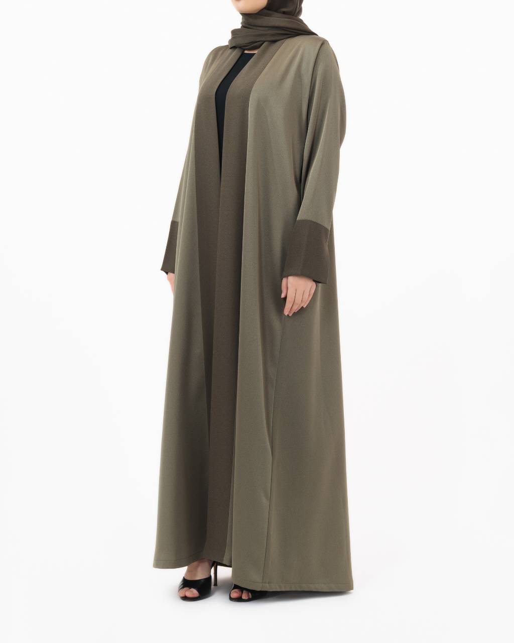 Model wears Essential Shiny | Khaki