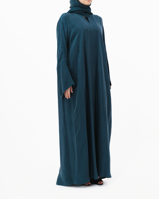 Model wears Silk | Gulf Coast