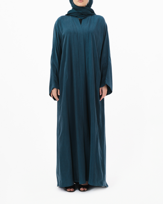 Model wears Silk | Gulf Coast