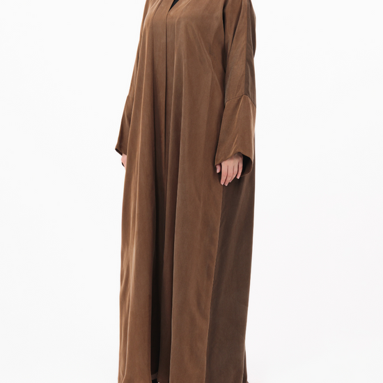 Model wears Silk | Brown