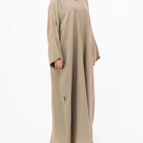 Model wears Silk | Beige