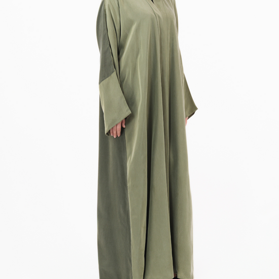 Model wears Silk | Pale Green