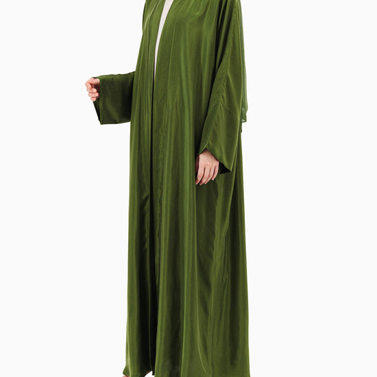 Model wears Green Abaya