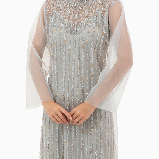 Model wears Dress | Grey