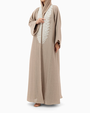 Model wears Abaya | Mauve