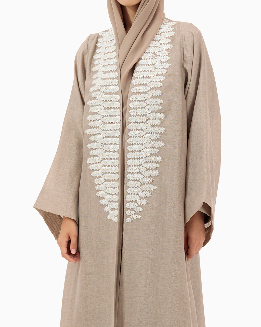 Model wears Abaya | Mauve