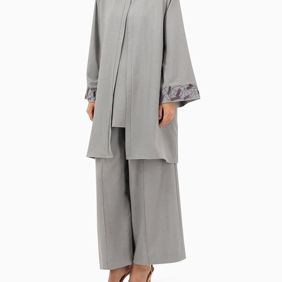 Model wears Co-ord Set | Grey