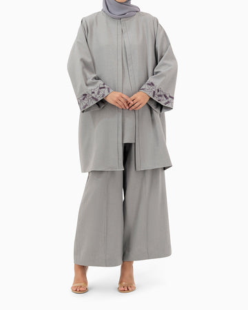 Model wears Co-ord Set | Grey