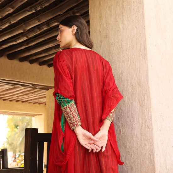 Model wears Red Striped Thob