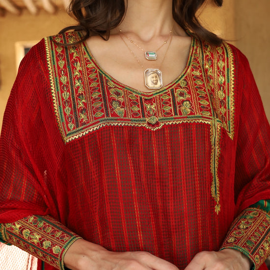 Model wears Red Striped Thob