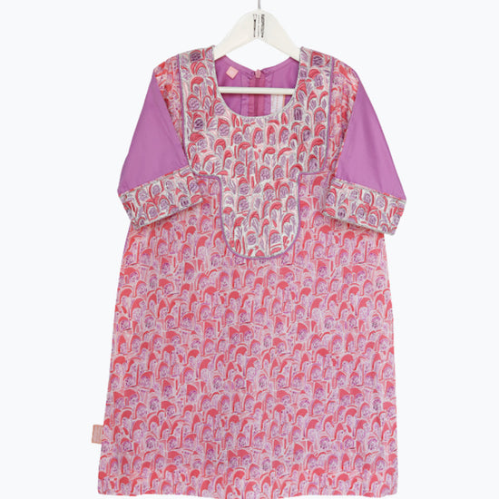 Model wears Arch Kandora Red & Purple