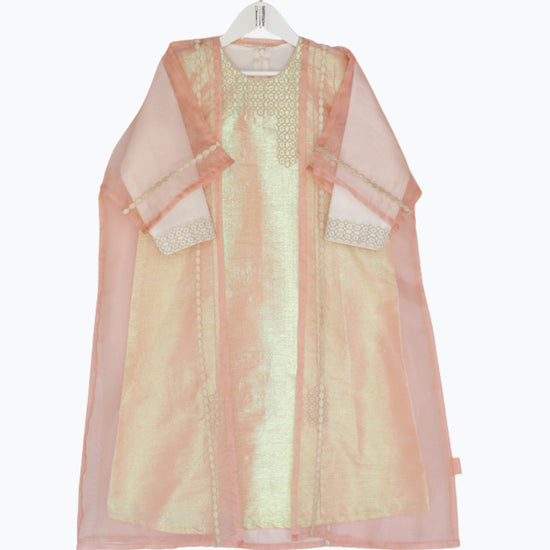 Model wears Sunset Set