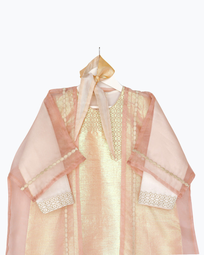 Model wears Sunset Set