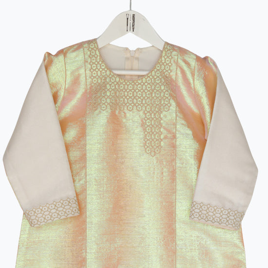 Model wears Sunset Set