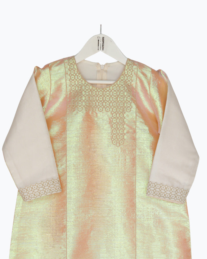 Model wears Sunset Set